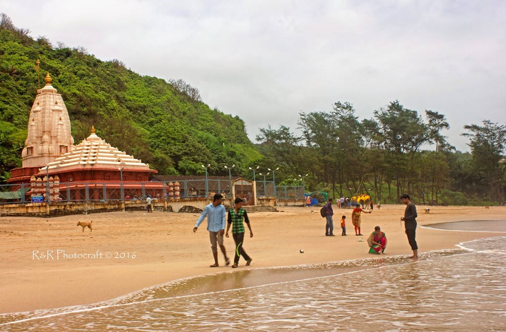 Alibaug Vs Ganpatipule - The Best Beach Getaways In Maharashtra